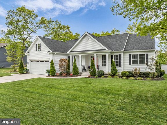 3rd image of 305 Glen Dornoch Ln
