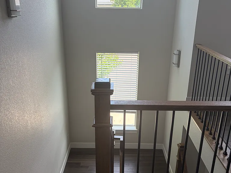 1407 Rogers Ct — Photo 17