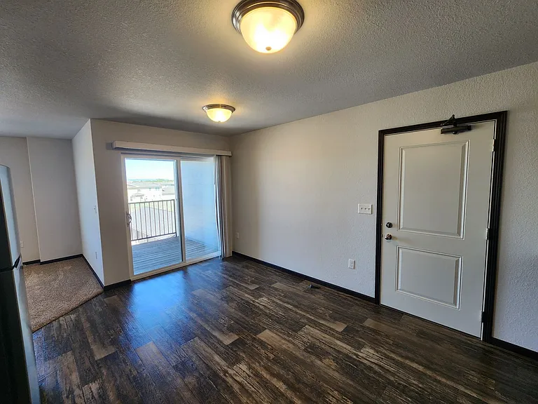 857 Tower Rd — Photo 3