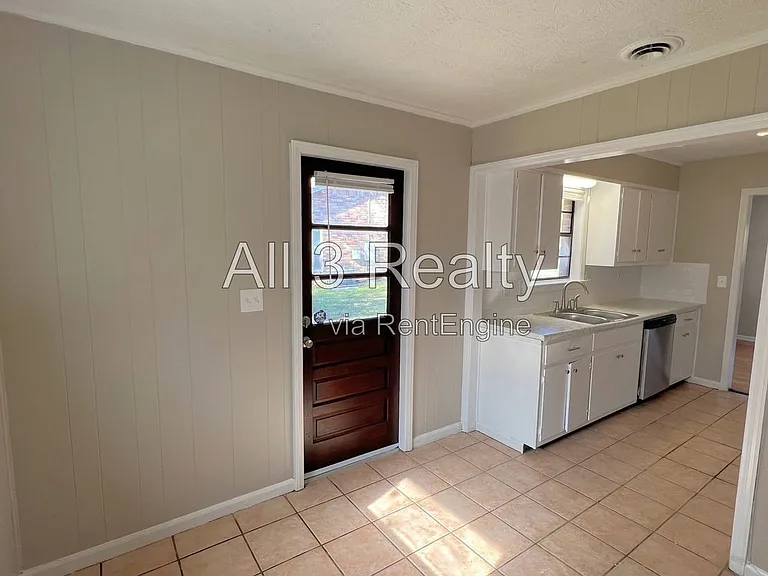 561 Dunbarton Rd — Photo 21