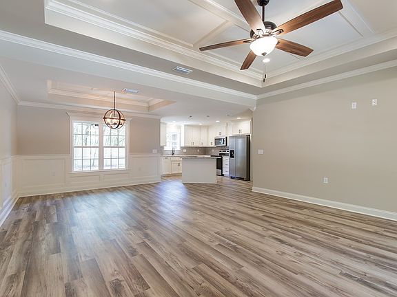 3rd image of 4884 Sandy Hill Dr