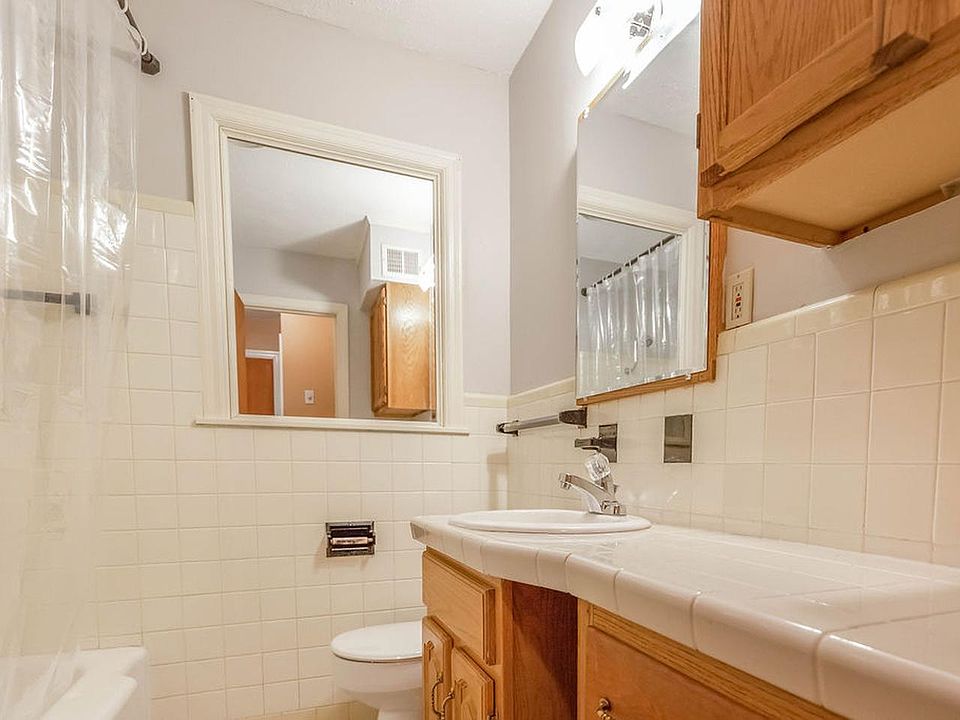 1st image of 212 W 97th St #18105579