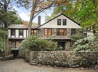 136 Blake Rd, Hamden, CT 06517