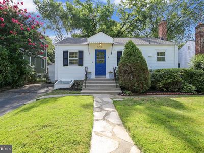 5305 Willard Ave, Chevy Chase, MD, 20815