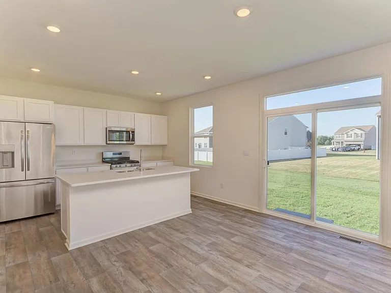 1870 Canyon Creek Dr — Photo 3