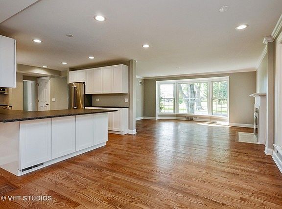 4th image of 415 S Windsor Dr