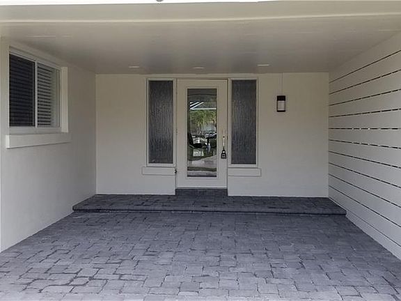 4th image of 5 Fairview Blvd