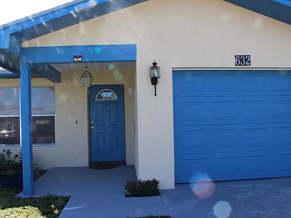3rd image of 632 SE Port Street Lucie Blvd