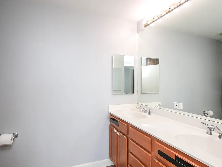 1841 S Calumet Ave #1902 — Photo 11