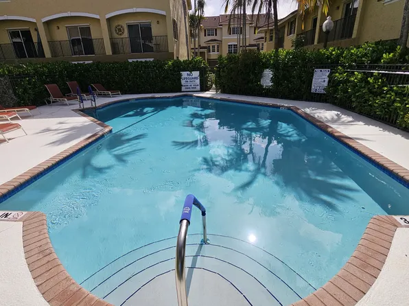 730 NE 90th St, Miami, FL 33138