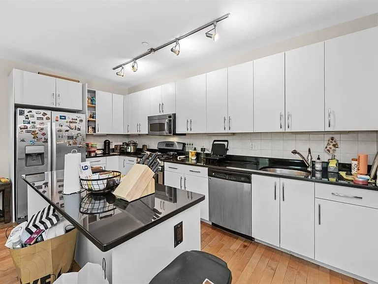 24 Bay State Rd #5 — Photo 9