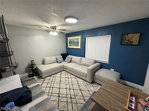 4th image of 2060 Bayside Pkwy
