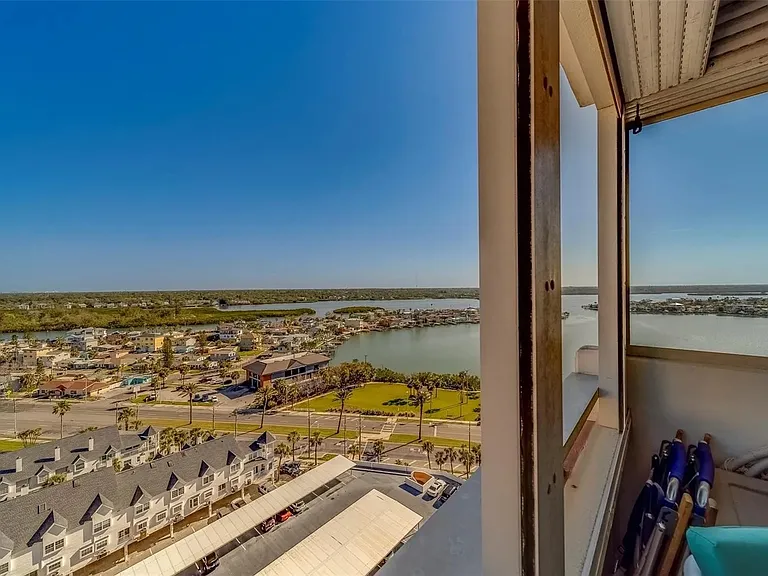 17920 Gulf Blvd #1606 — Photo 32