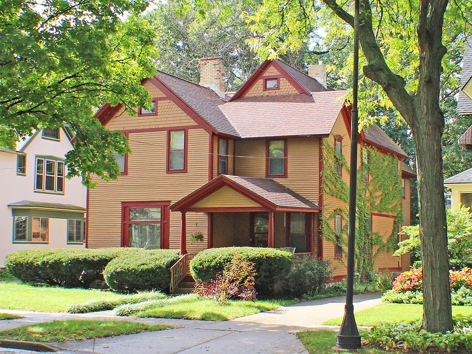 1st image of 319 Paris Ave SE