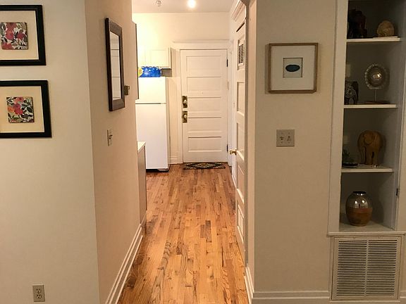 5th image of 1434 N Greenview Ave APT 1R