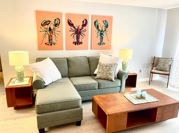 44 Lexington Ave APT 4, Gloucester, MA 01930