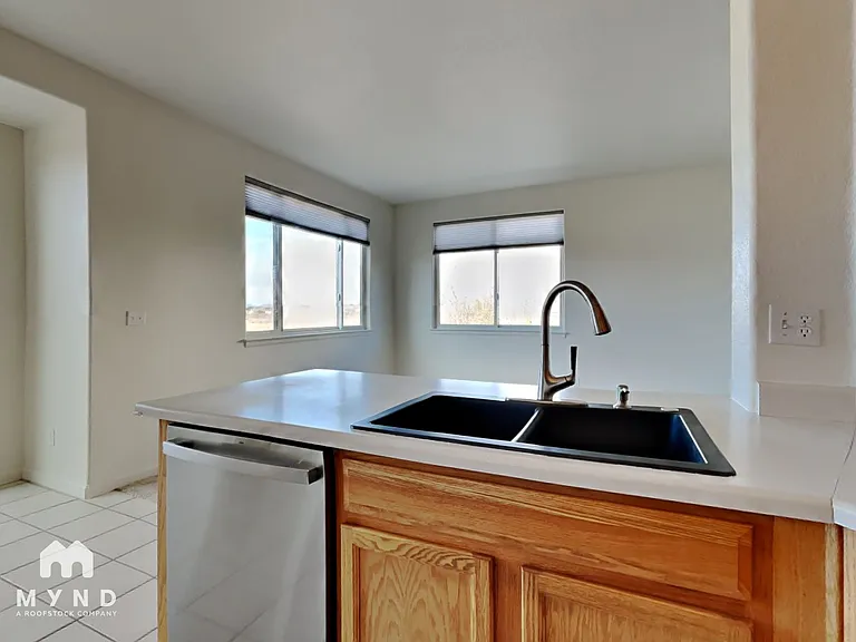 5965 S Waco St — Photo 8