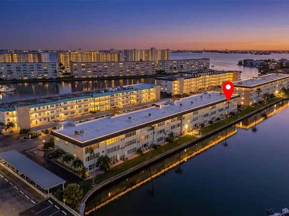 5935 30th Ave S APT 302, Gulfport, FL 33707
