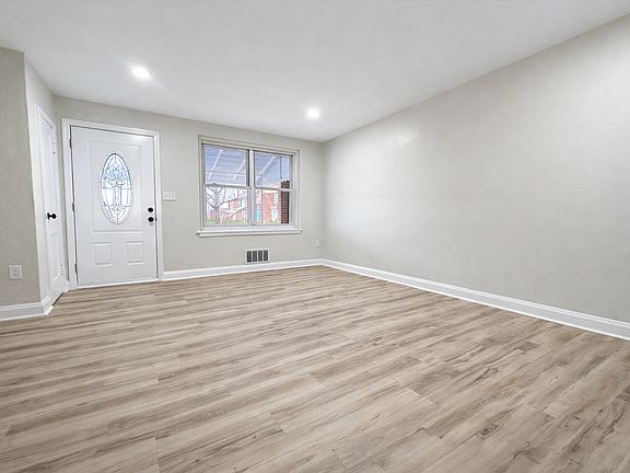 3rd image of 7962 Kavanagh Rd