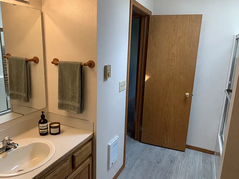 3408 Cascade Loop #C — Photo 9