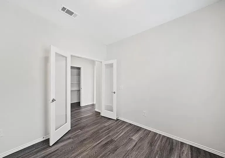 128 Bennington Dr — Photo 15