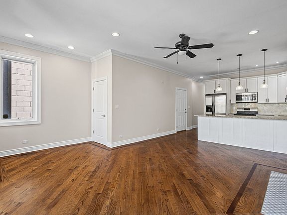 4th image of 1541 N Artesian Ave #2