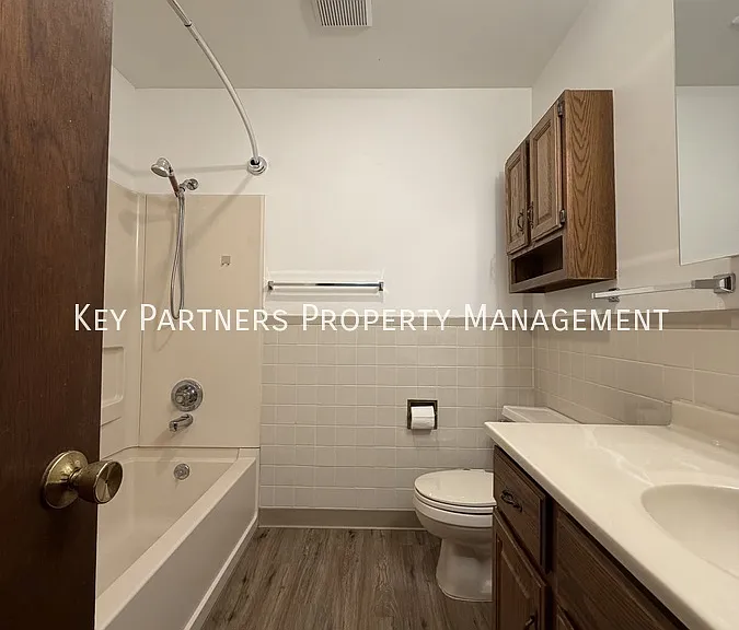 6524 W 51st St — Photo 8