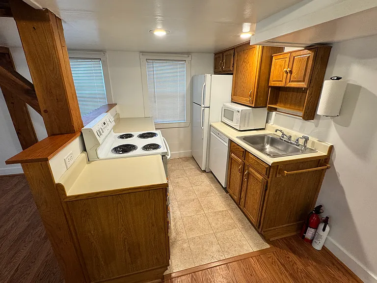 315 Maplewood Ave #B — Photo 7