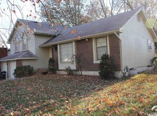 2933 Yellowstone Dr, Lawrence, KS 66047