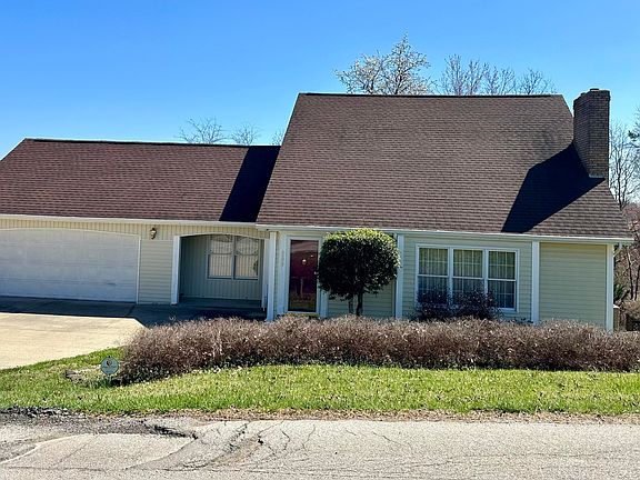 2nd image of 604 E 9th St