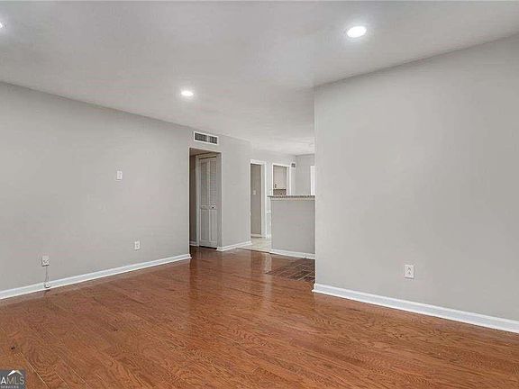 3rd image of 122 Maison Pl NW #1