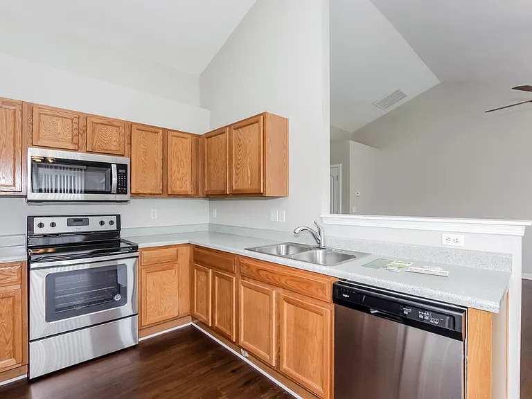 10120 Green Hedge Ave — Photo 8