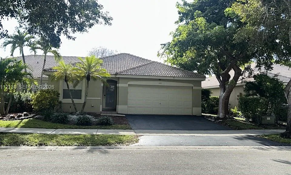 4101 Pine Ridge Ln