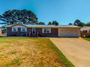 208 Juniper Dr, Clayton, NC 27520