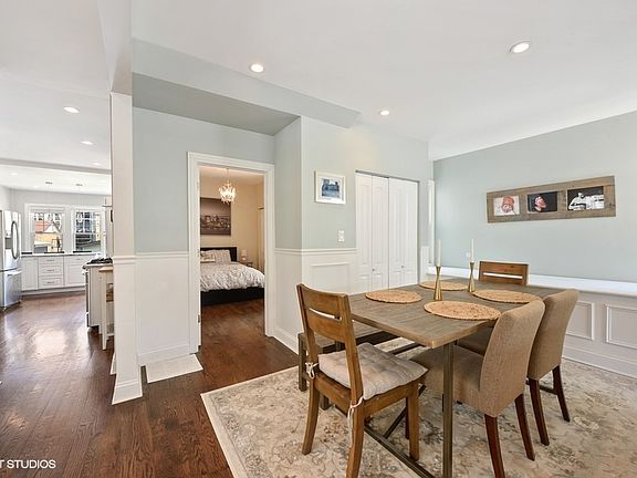 5th image of 3915 N Sacramento Ave