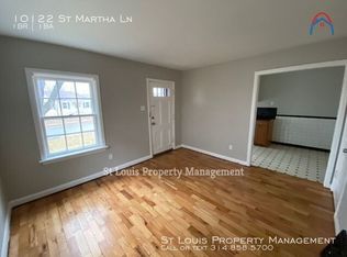 10122 Saint Martha Ln, Saint Ann, MO 63074