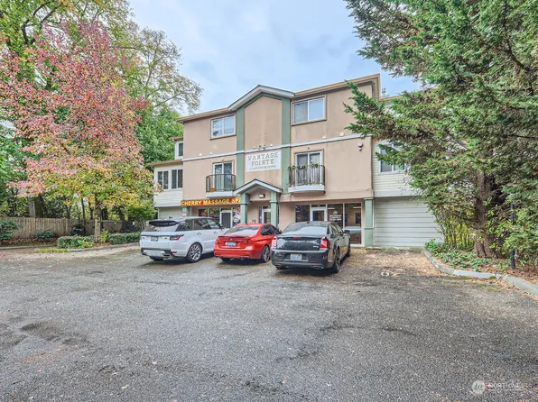 1645 288th St #207, Federal Way, WA 98003