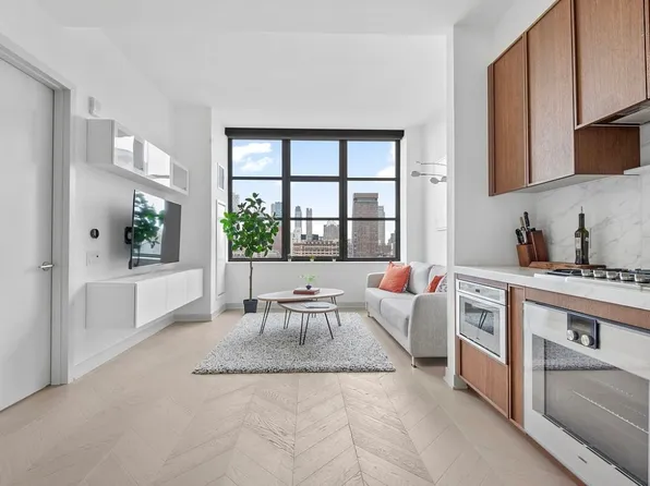 180 Front Street image 14 of 37