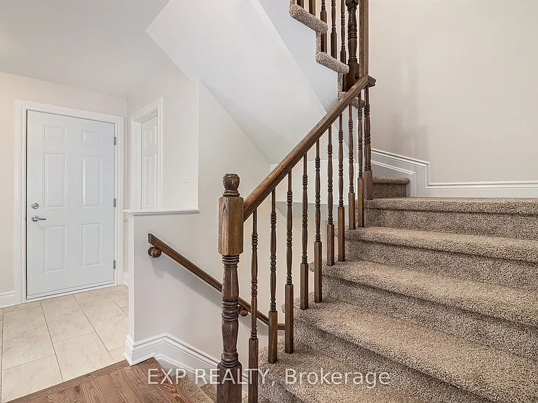 75 Gilberte St — Photo 4