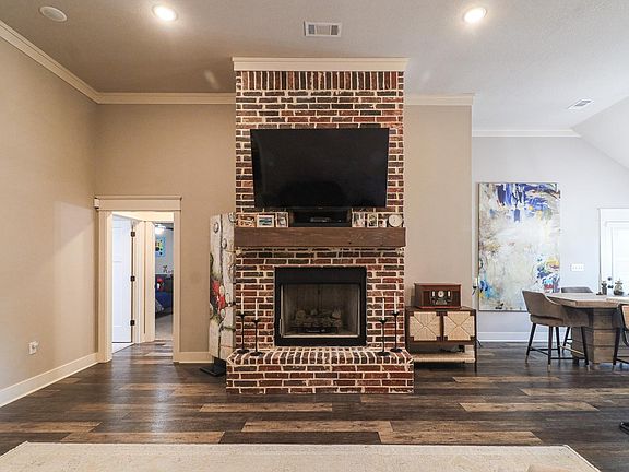 5th image of 5615 Creekview Dr