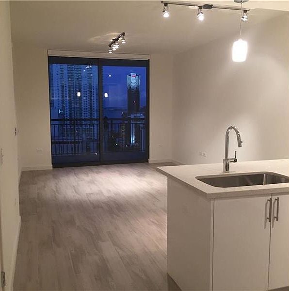 1st image of 999 SW 1st Ave APT 1910