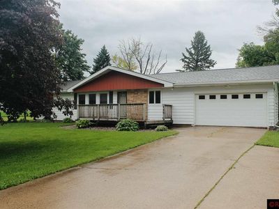 940 1st St NW, Wells, MN, 56097