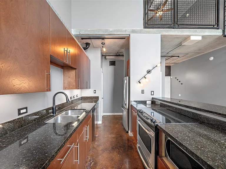 2000 Bagby St #13439 — Photo 8