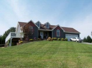 606 Boxwoodgreen Dr, Wirtz, VA 24184
