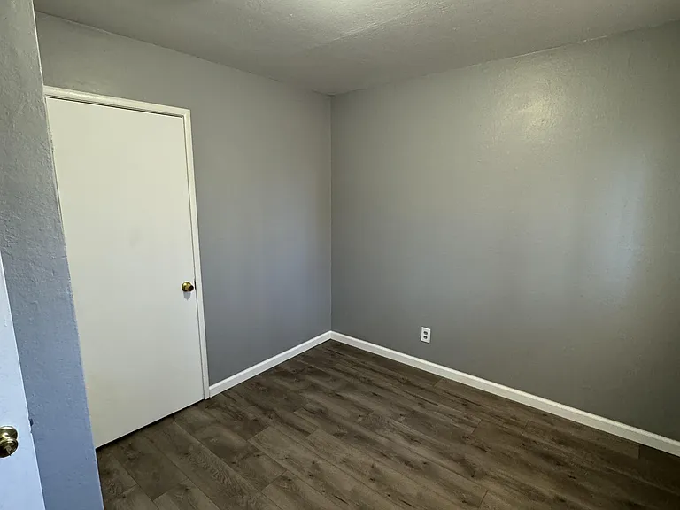 1032 Glenwood Way — Photo 11