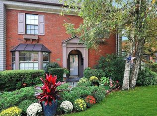 105 Harbour Ln, Bay Shore, NY 11706