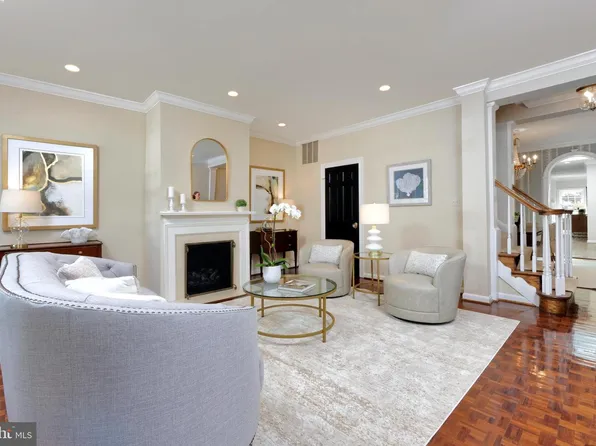 624 S Saint Asaph St, Alexandria, VA 22314