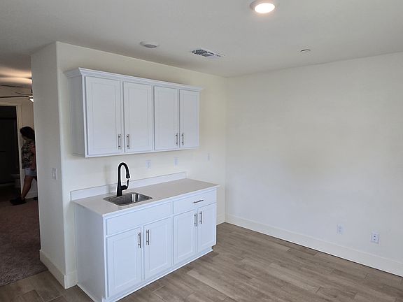 5th image of 2104 Ukiah Ct