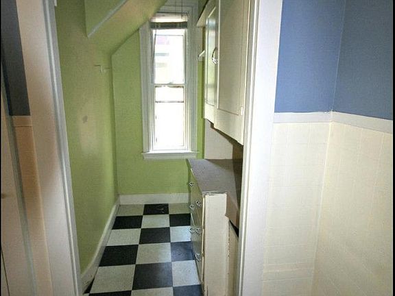 3rd image of 43-45 Chapin Ave #2B
