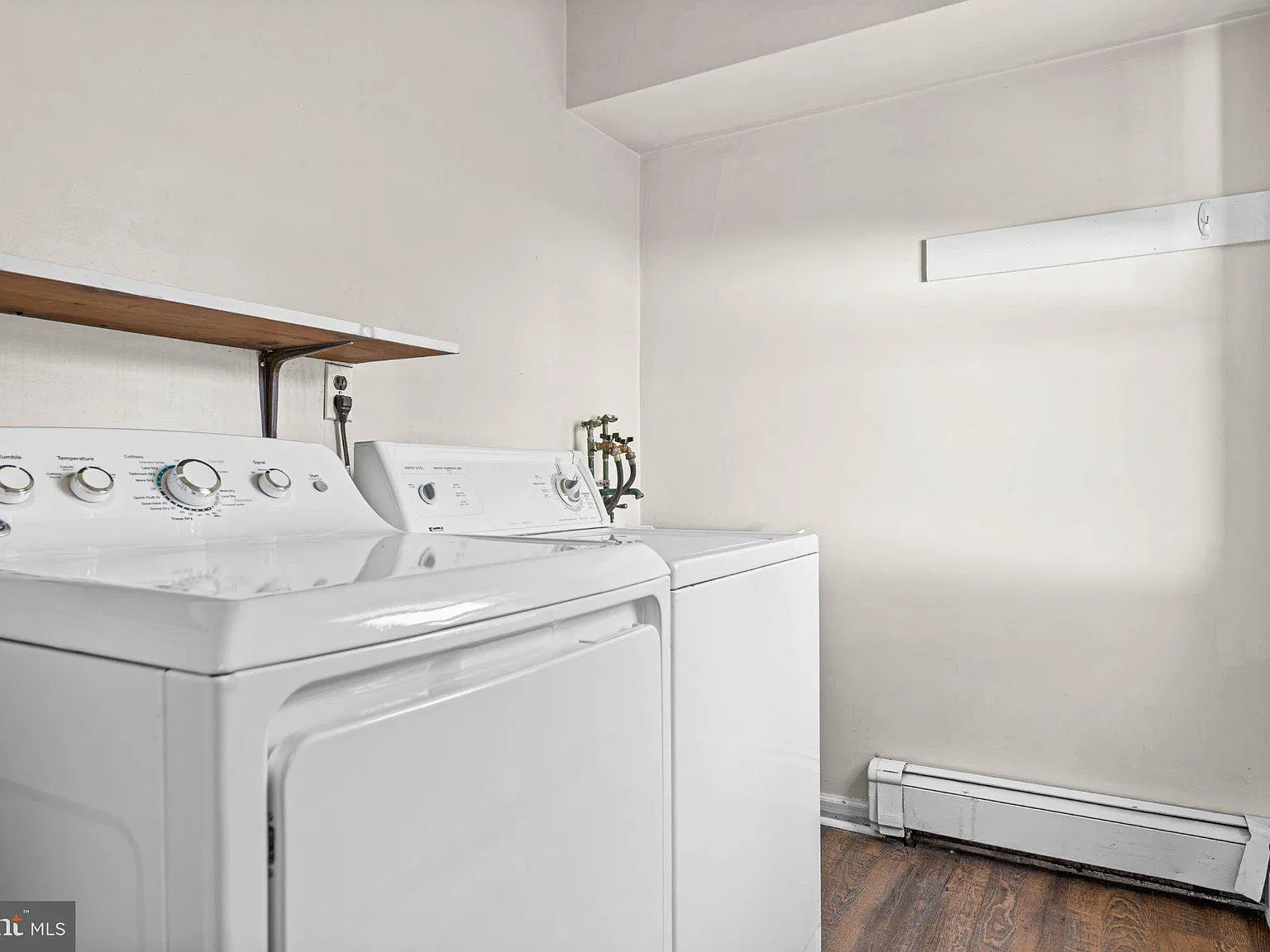 3 bed, 2.5 bath, 1600 sqft, $2,600 — Photo 3